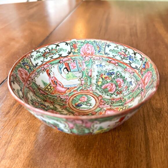 Antique Chinese Rose Medallion Bowl with Pinks and Greens Ancestors Floral - Picture 3 of 13